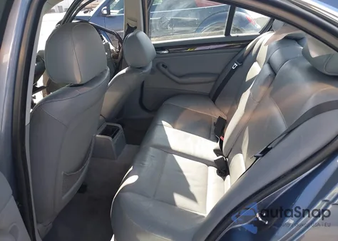 2001 BMW 330 I из США, поврежденный, VIN WBAAV53441JS90432